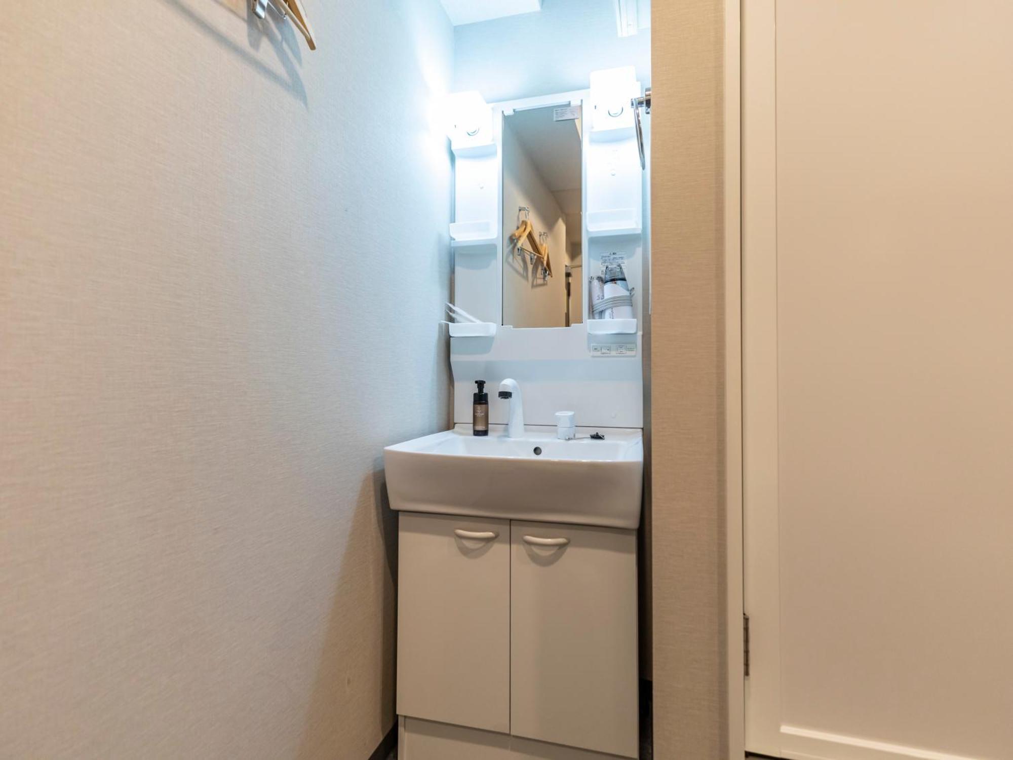 Tabist Unihotel Midosuji Hommachi Osaka Luaran gambar